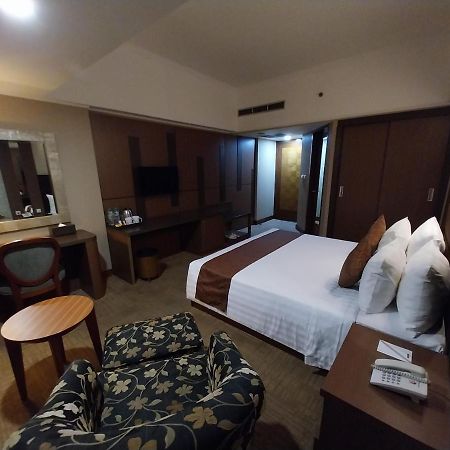 Horison Ultima Menteng Джакарта Экстерьер фото