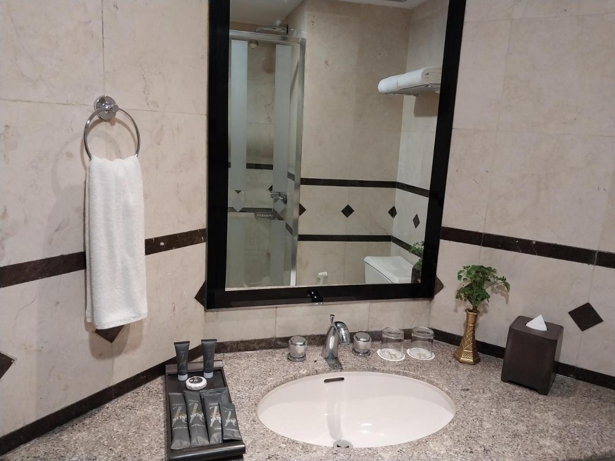 Horison Ultima Menteng Джакарта Экстерьер фото