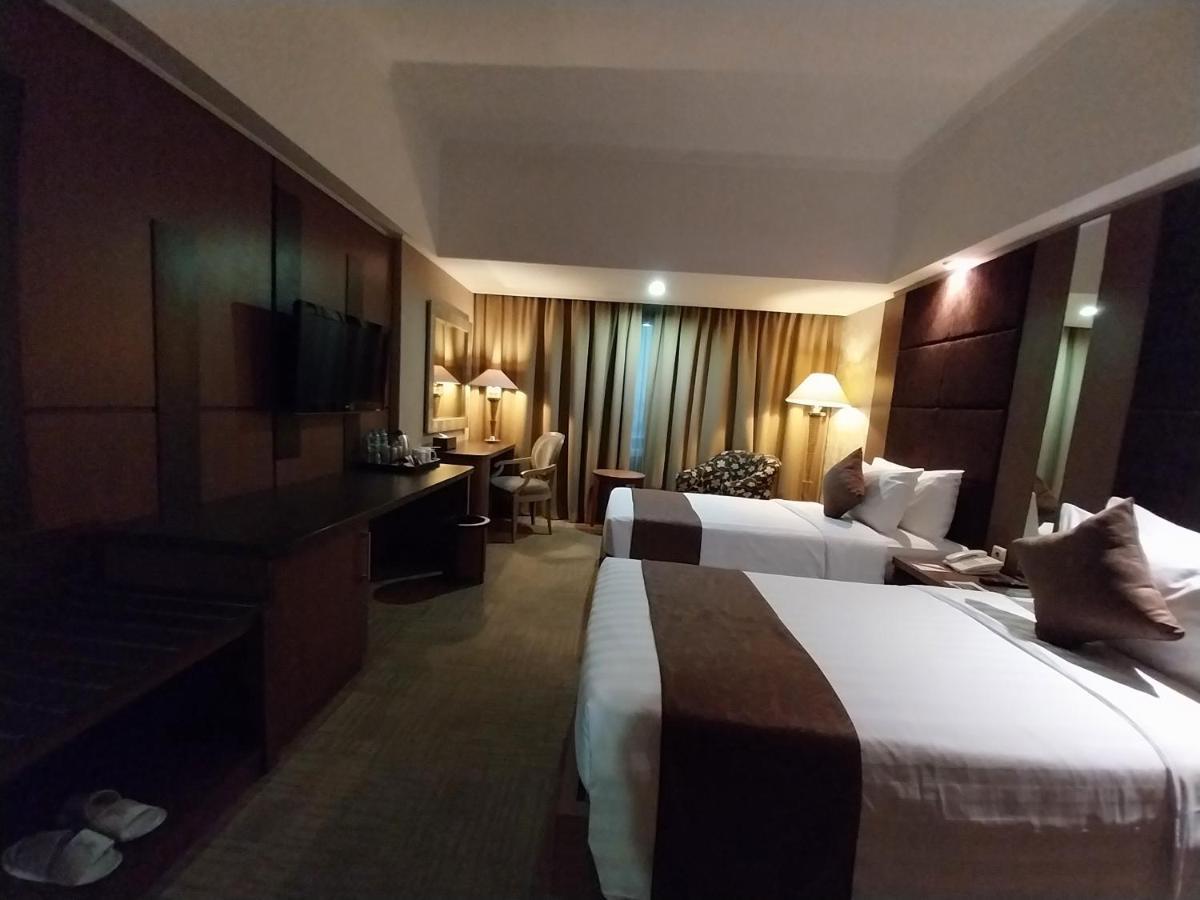 Horison Ultima Menteng Джакарта Экстерьер фото