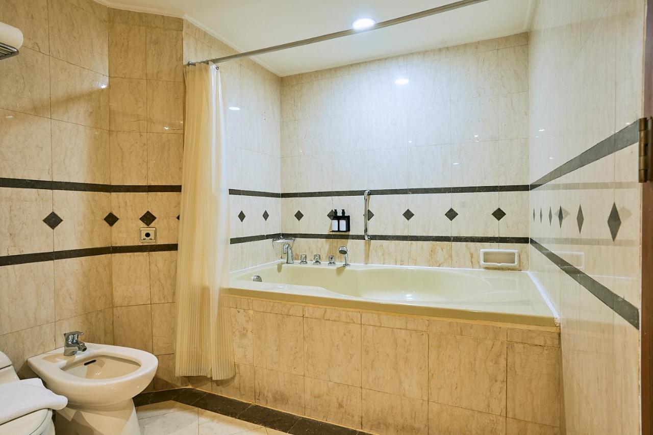 Horison Ultima Menteng Джакарта Экстерьер фото